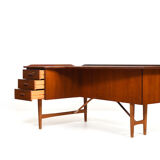 Boomerang Desk by Peter Løvig Nielsen