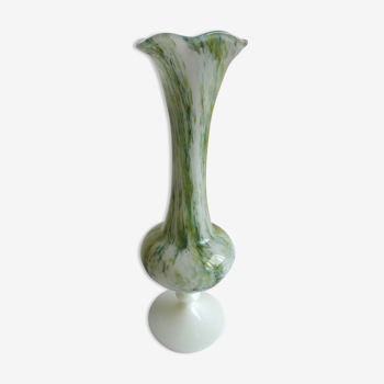 Vase en opaline vert et blanc