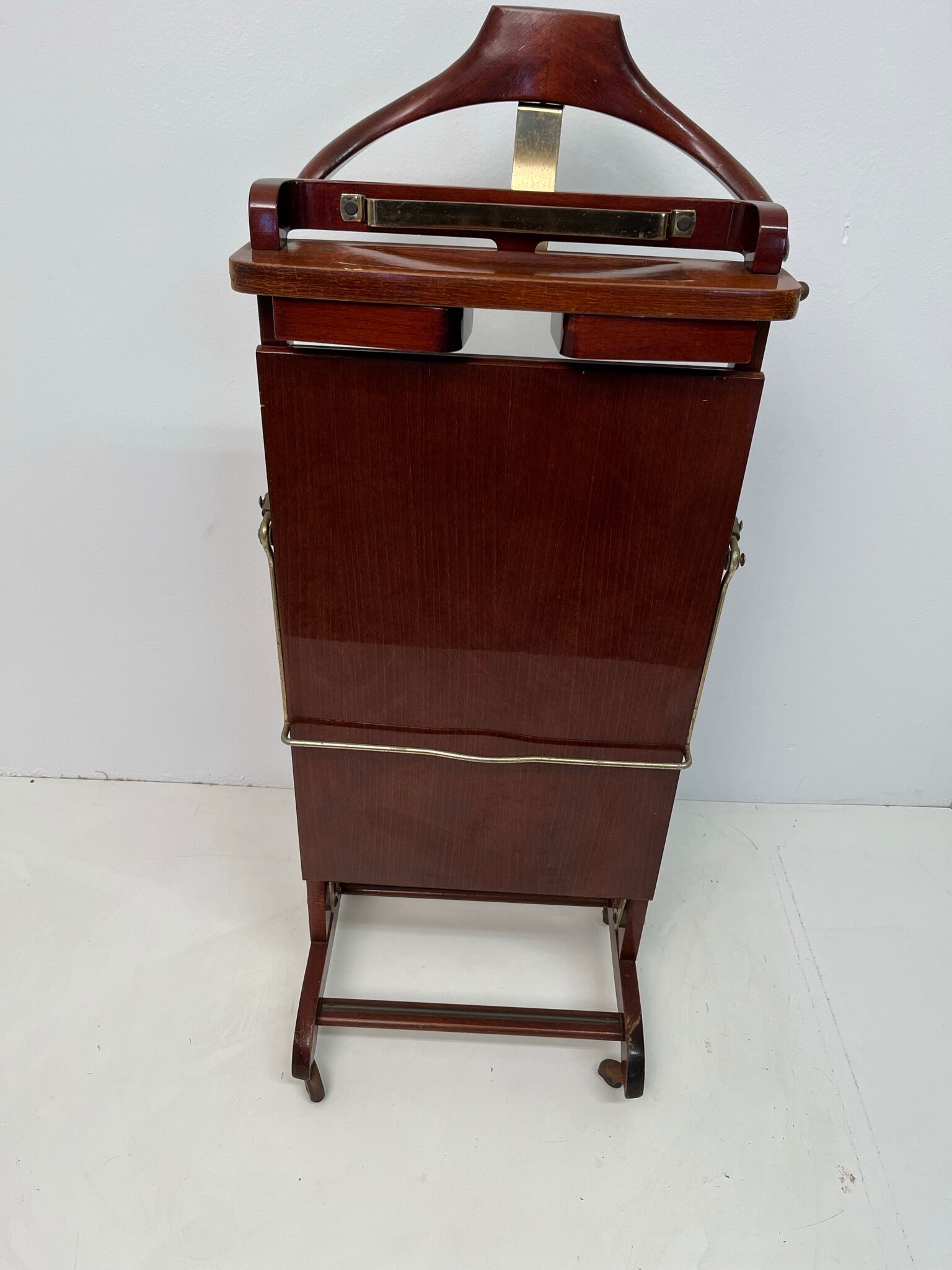 Night valet years 60