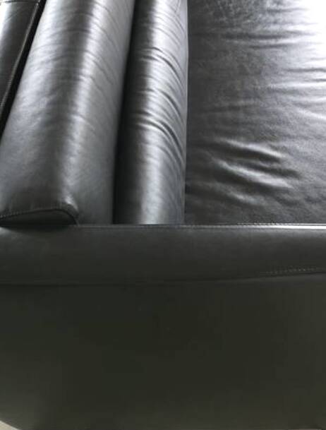 Canapé en cuir noir Roche Bobois