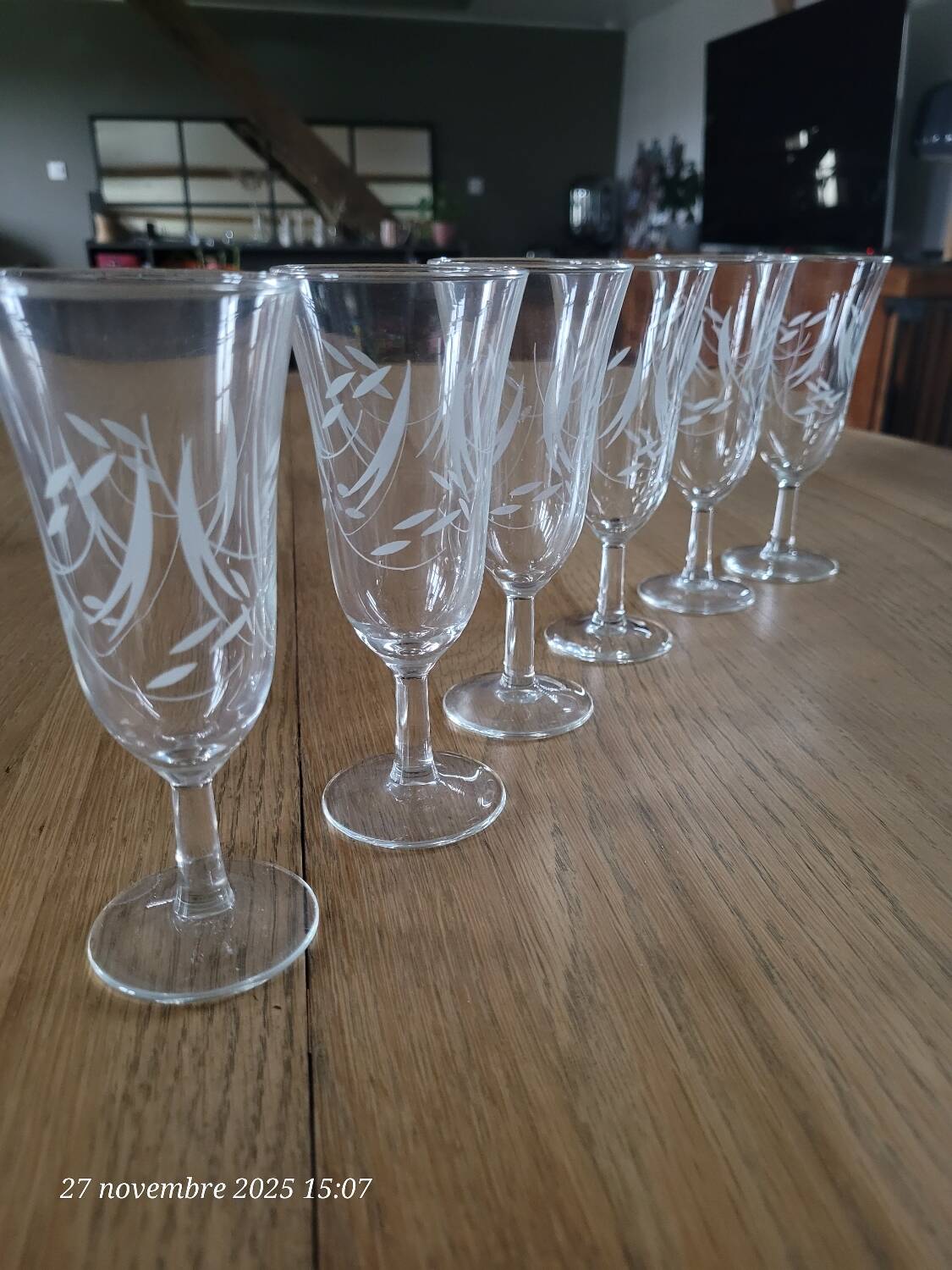 6 vintage champagne flutes