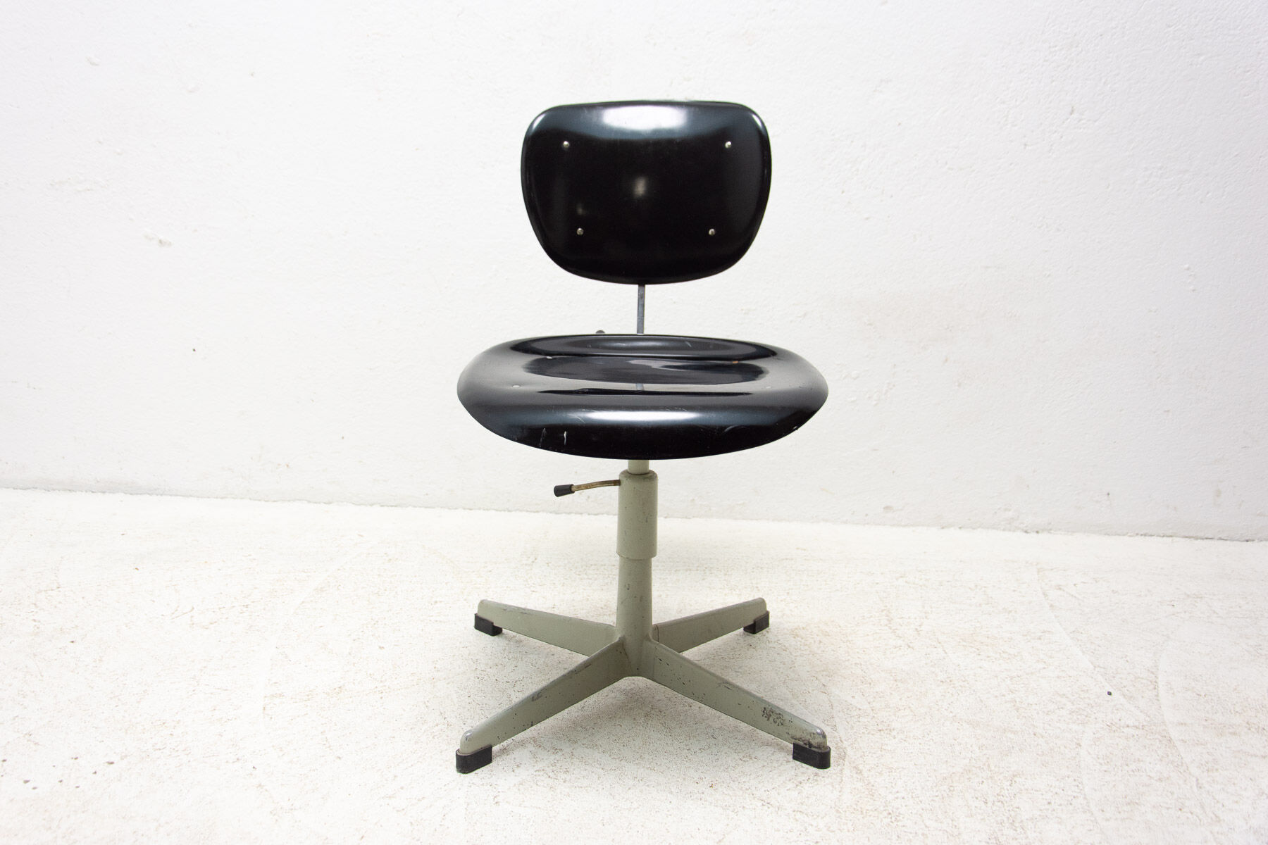 Vintage Industrial swivel work desk chair by Kovona, 1950´s