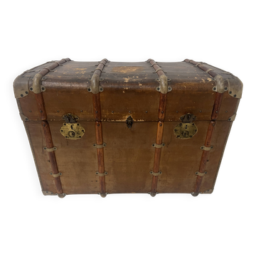 Old travel trunk with compartmentalised interior, 20th century.