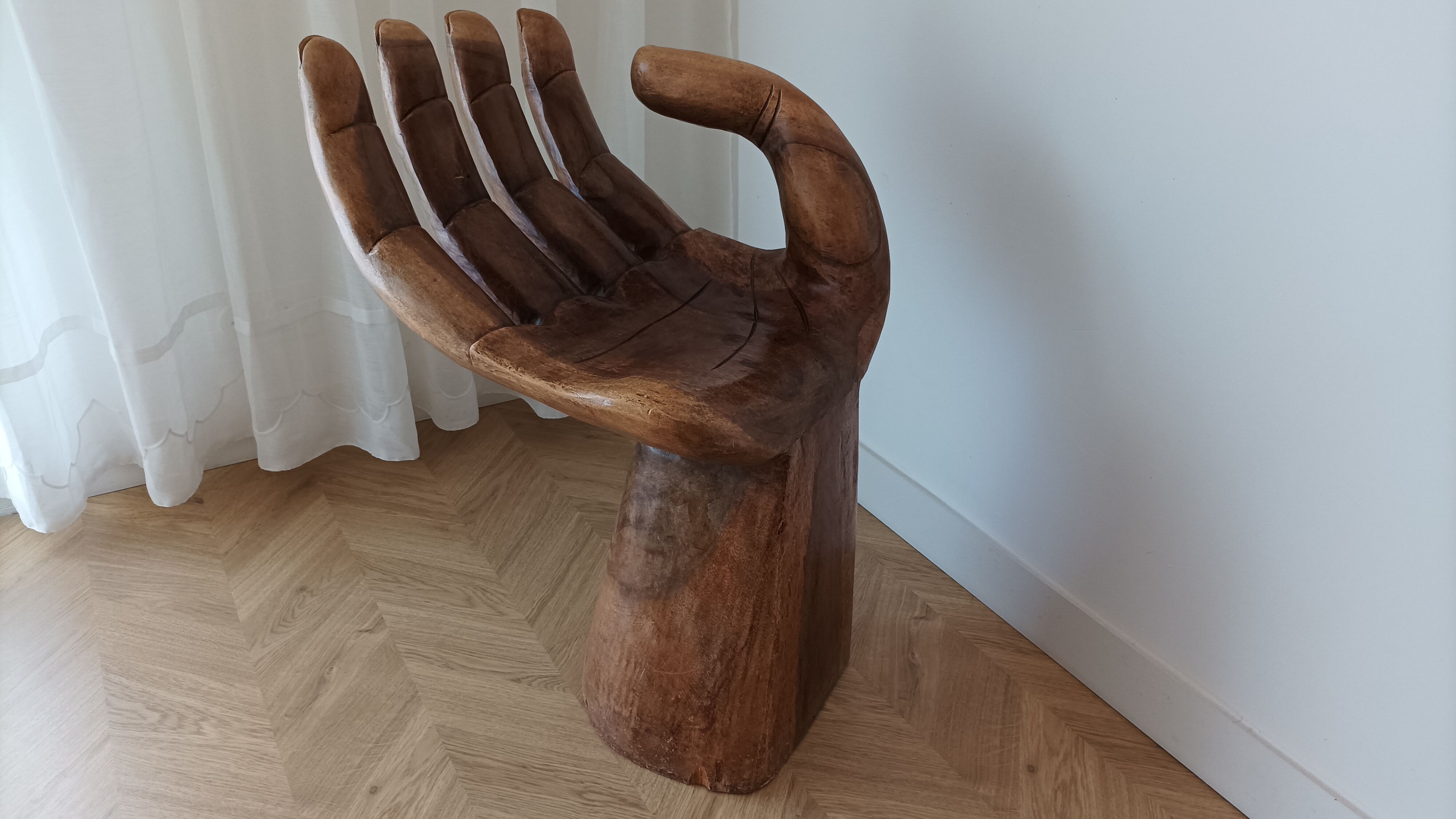 Hand chair