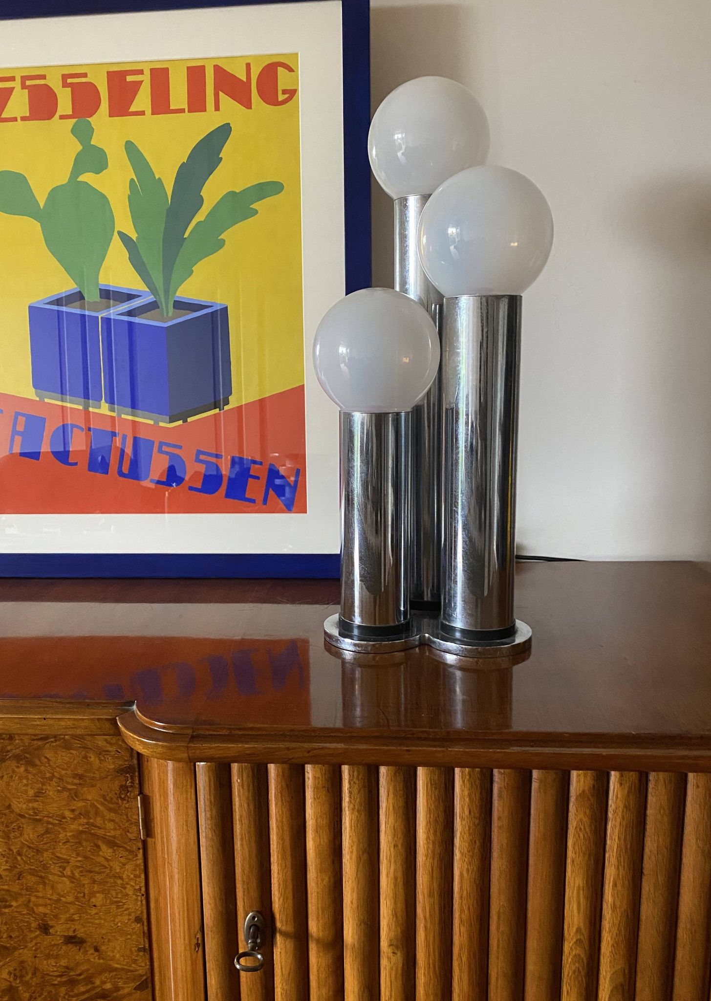 Hollywood regency 3 lights metal and opaline glass table lamp, Lama, Italy 1970s