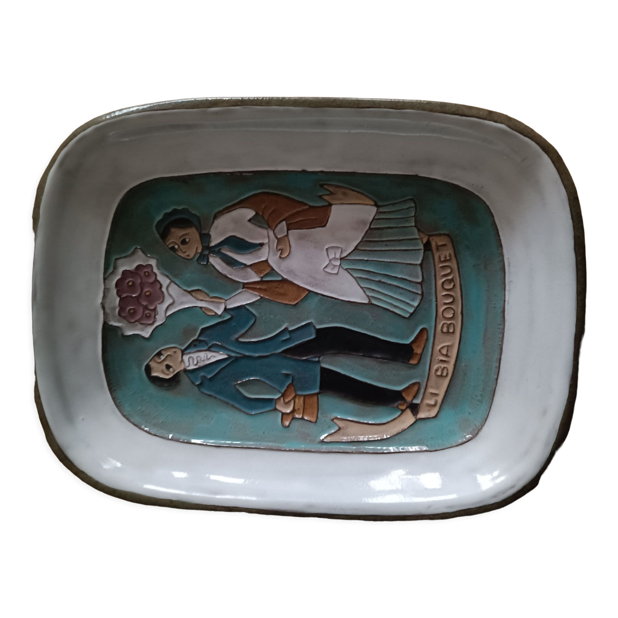 Empty ceramic pocket Y. manoy