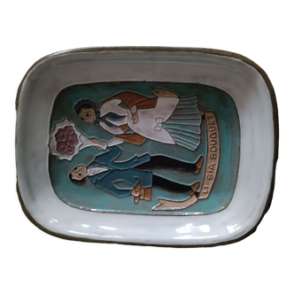 Empty ceramic pocket Y. manoy