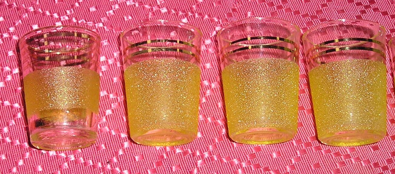 Service liquor Granita yellow glass with metal display stand, 60s/70s