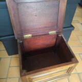 Beau coffre en bois massif ancien