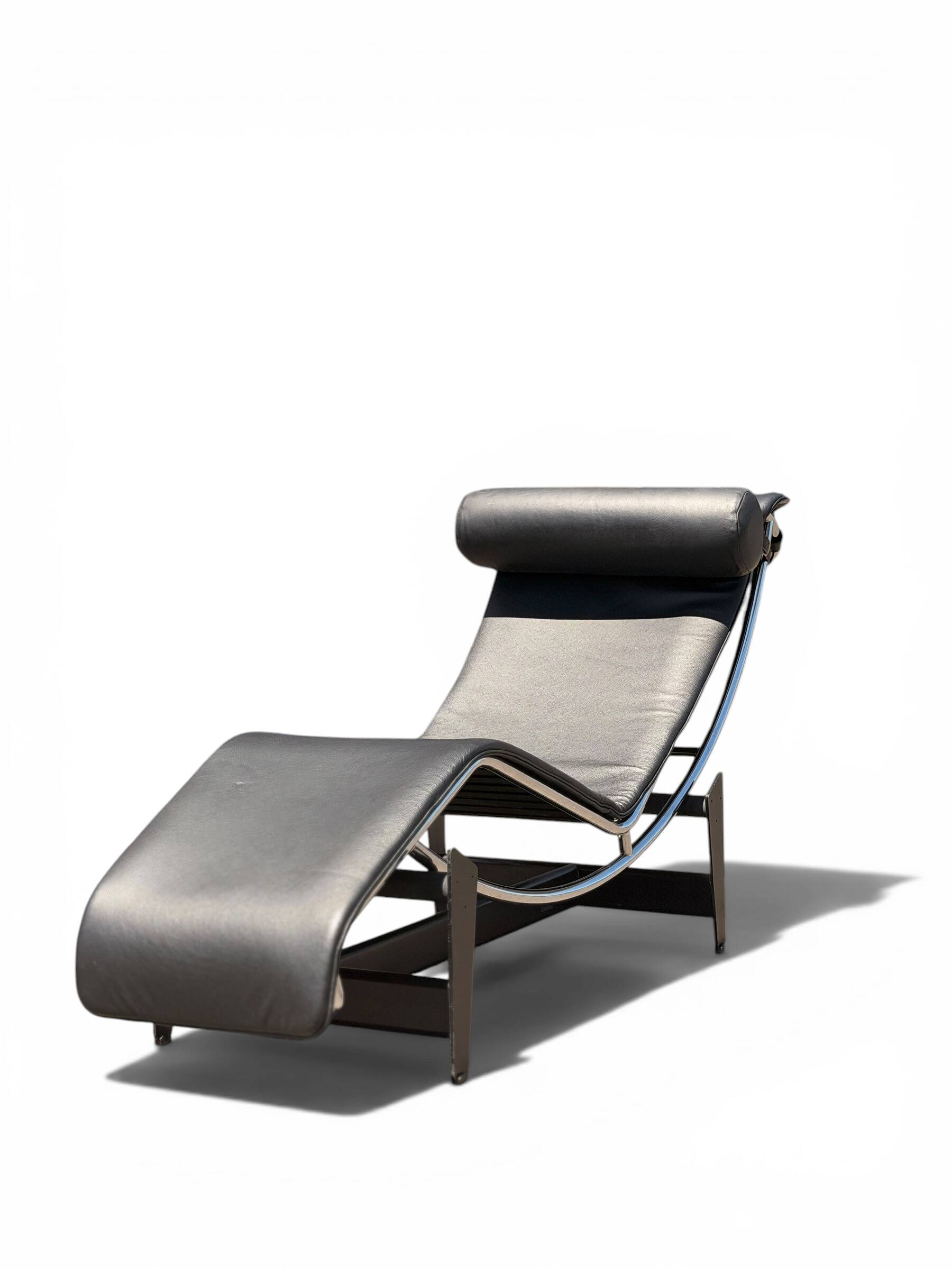 Chaise Longue LC4 Le Corbusier for Cassina — Original Black Leather (No. 114715)