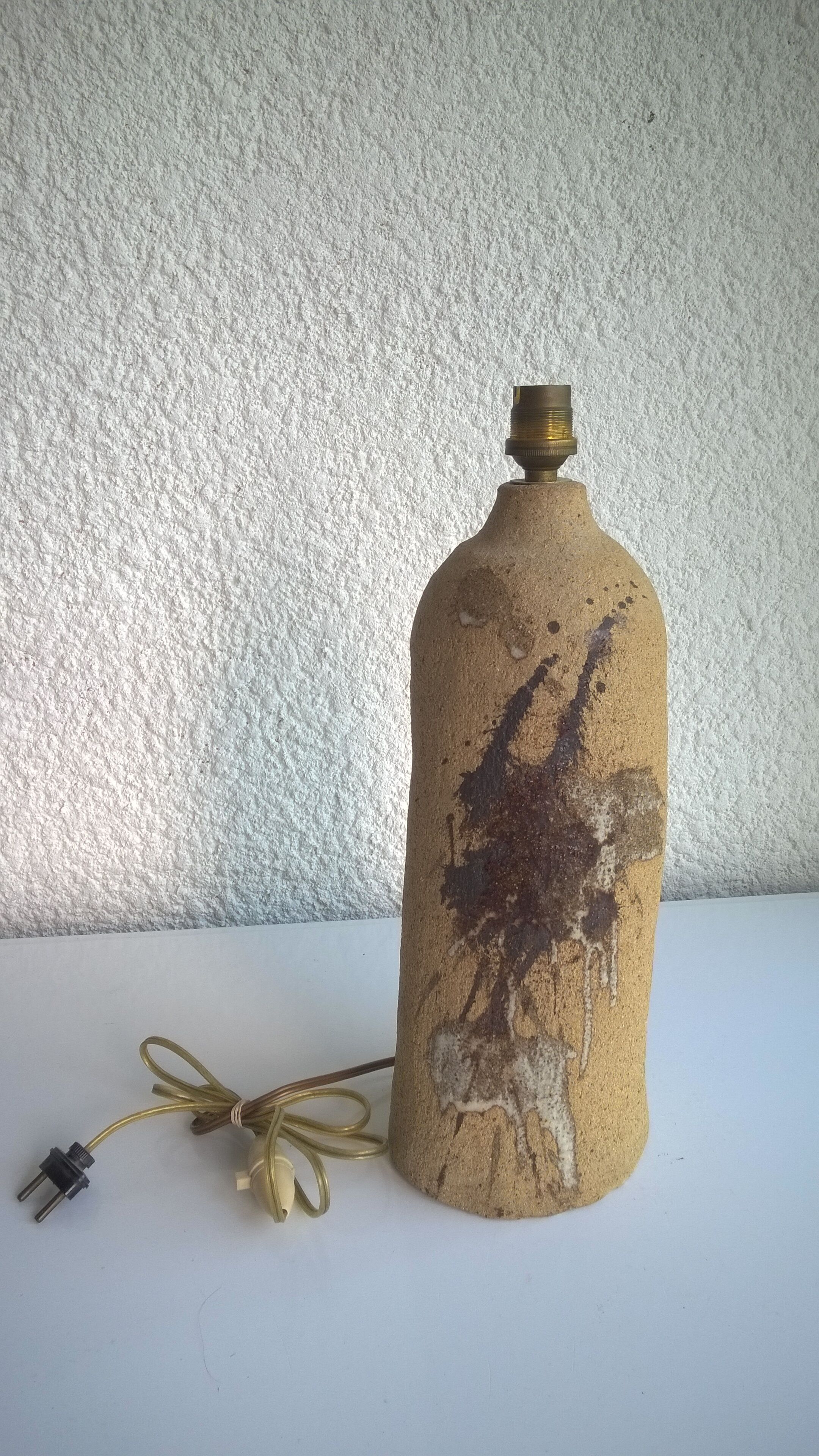 Brutalist sandstone lamp