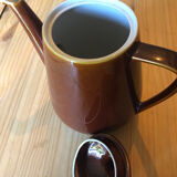 Villeroy and Boch coffee maker and 2 cups