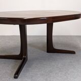 Baumann extendable dining room round table, France circa 1970.