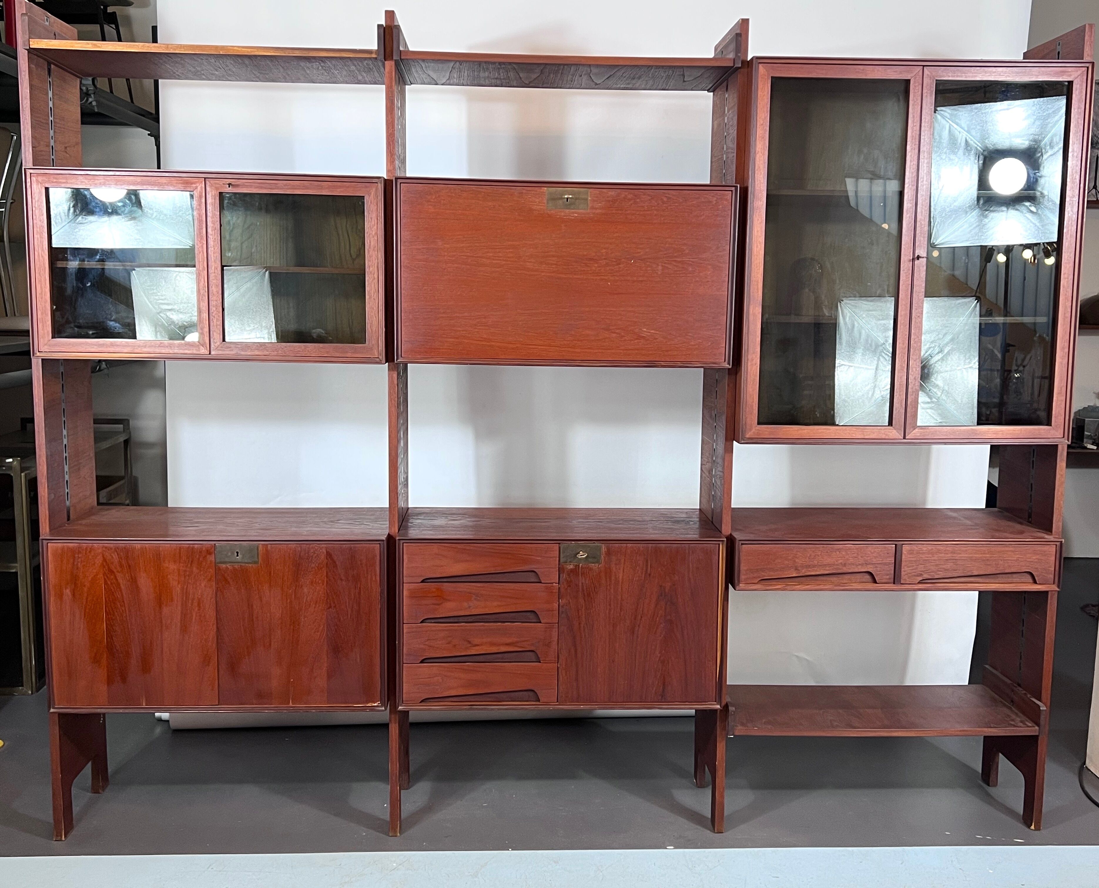 Mid-Century Modular Bookcase by Edmondo Palutari for Dassi, Italy, 1950s