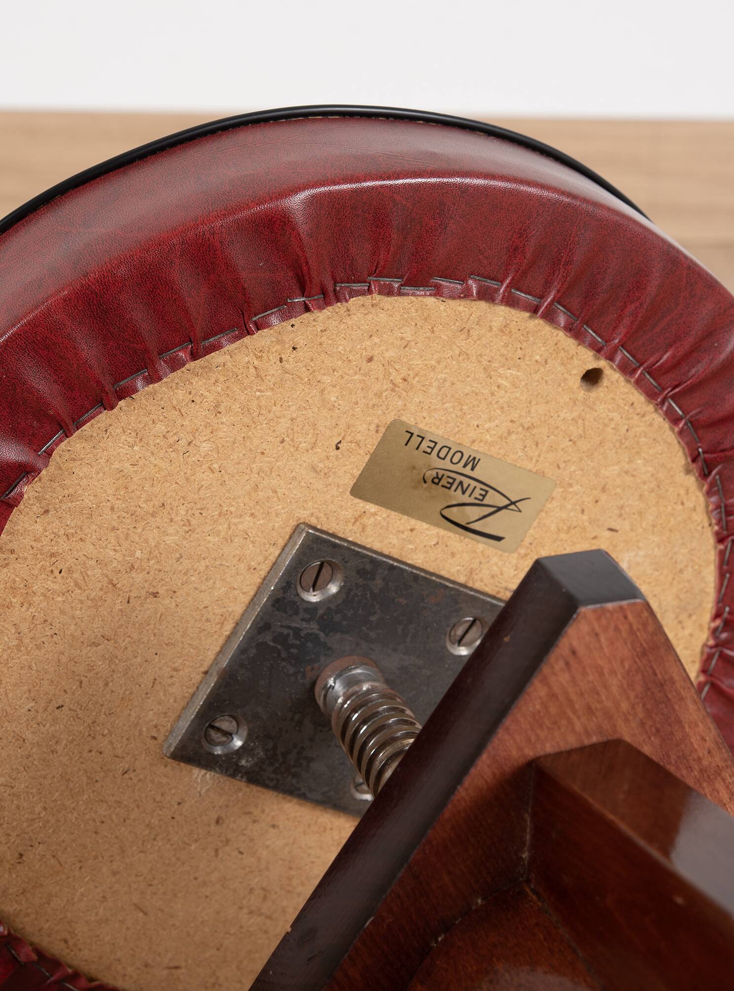 Adjustable piano stool. German design, Reiner Modell