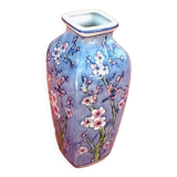 Asian porcelain vase with trendy bird decor / lotus flowers