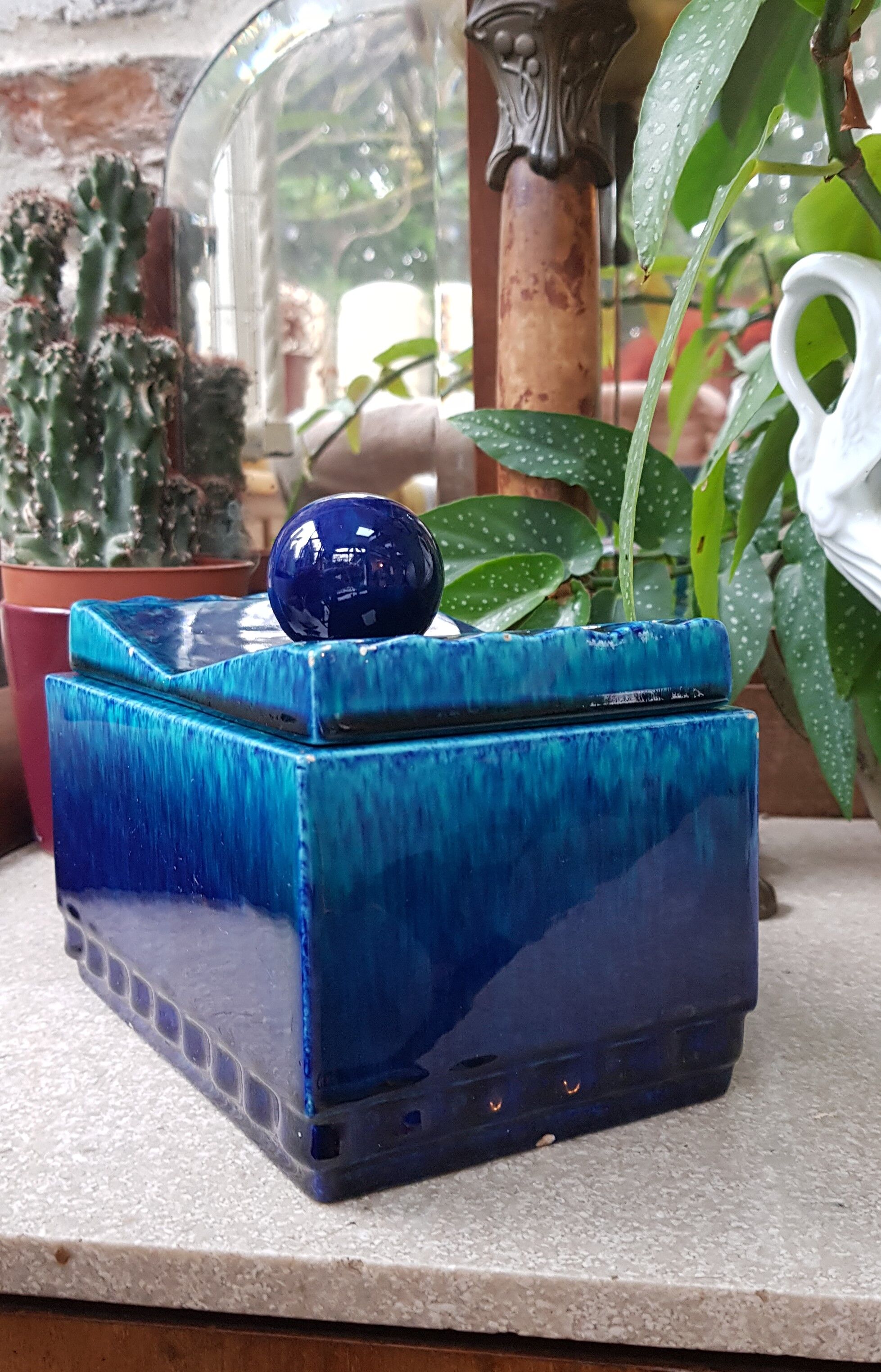 Sèvres box signed Paul Millet Art Deco