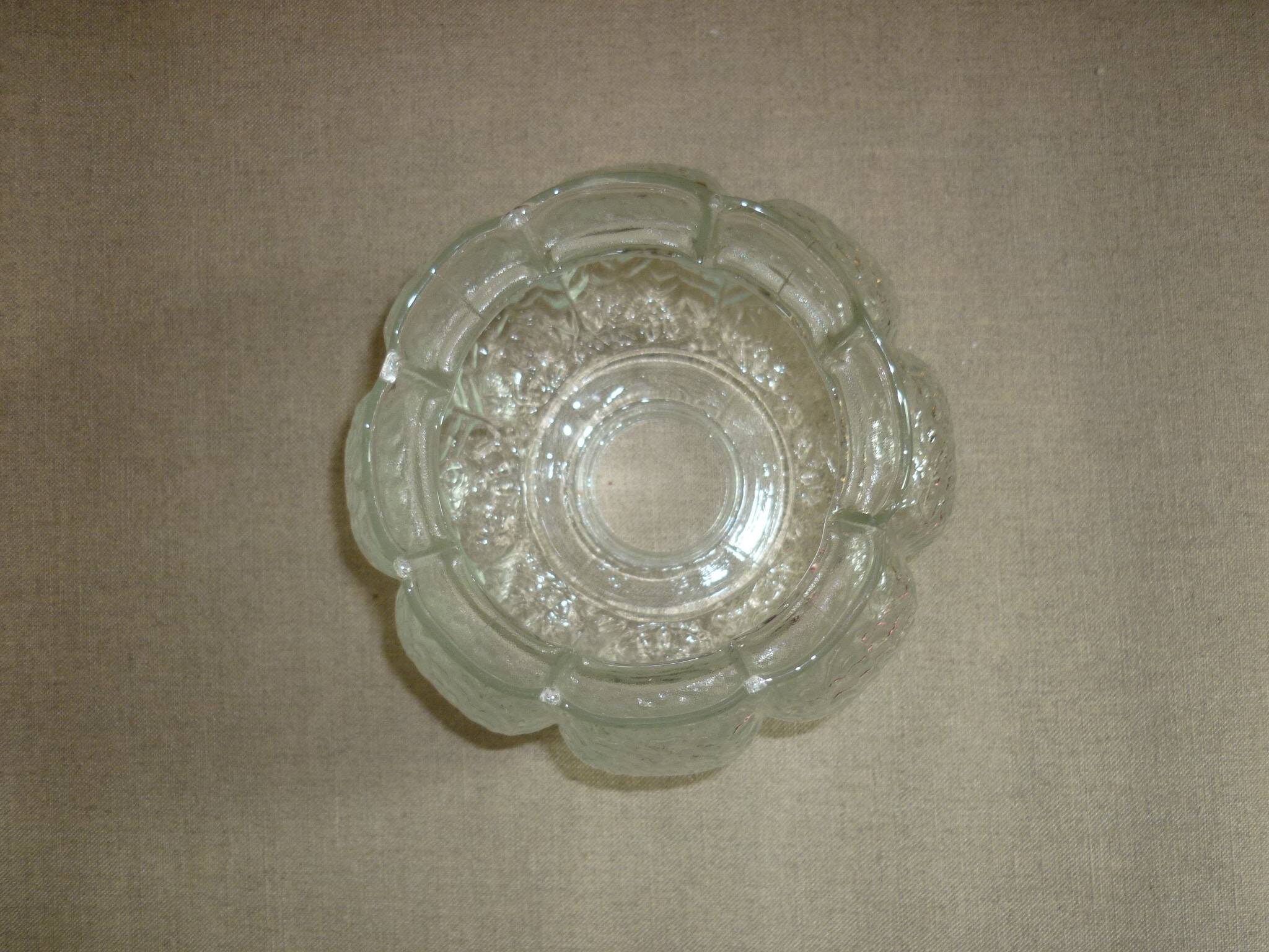 Glass pendant glass globe