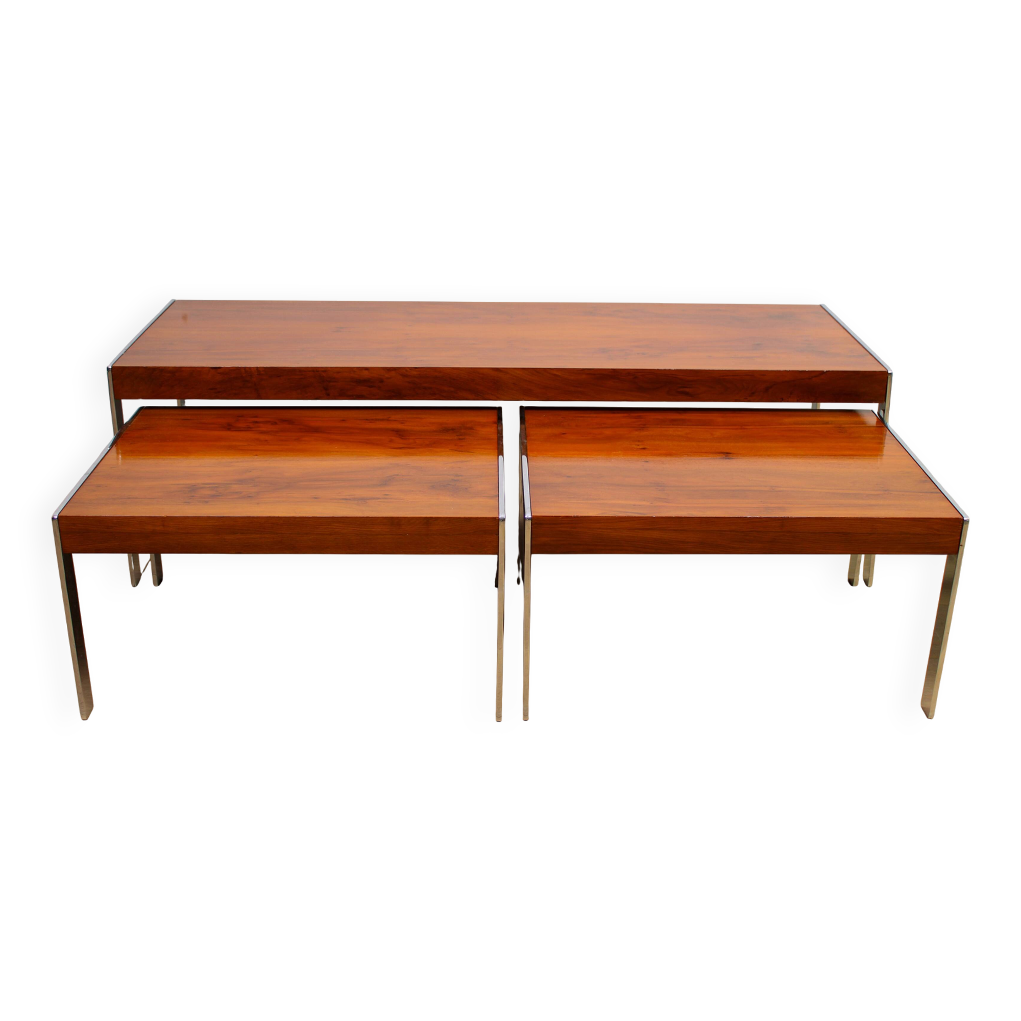Un ensemble de tables de café gigognes vintage de milieu de siècle de Merrow Associates - If.