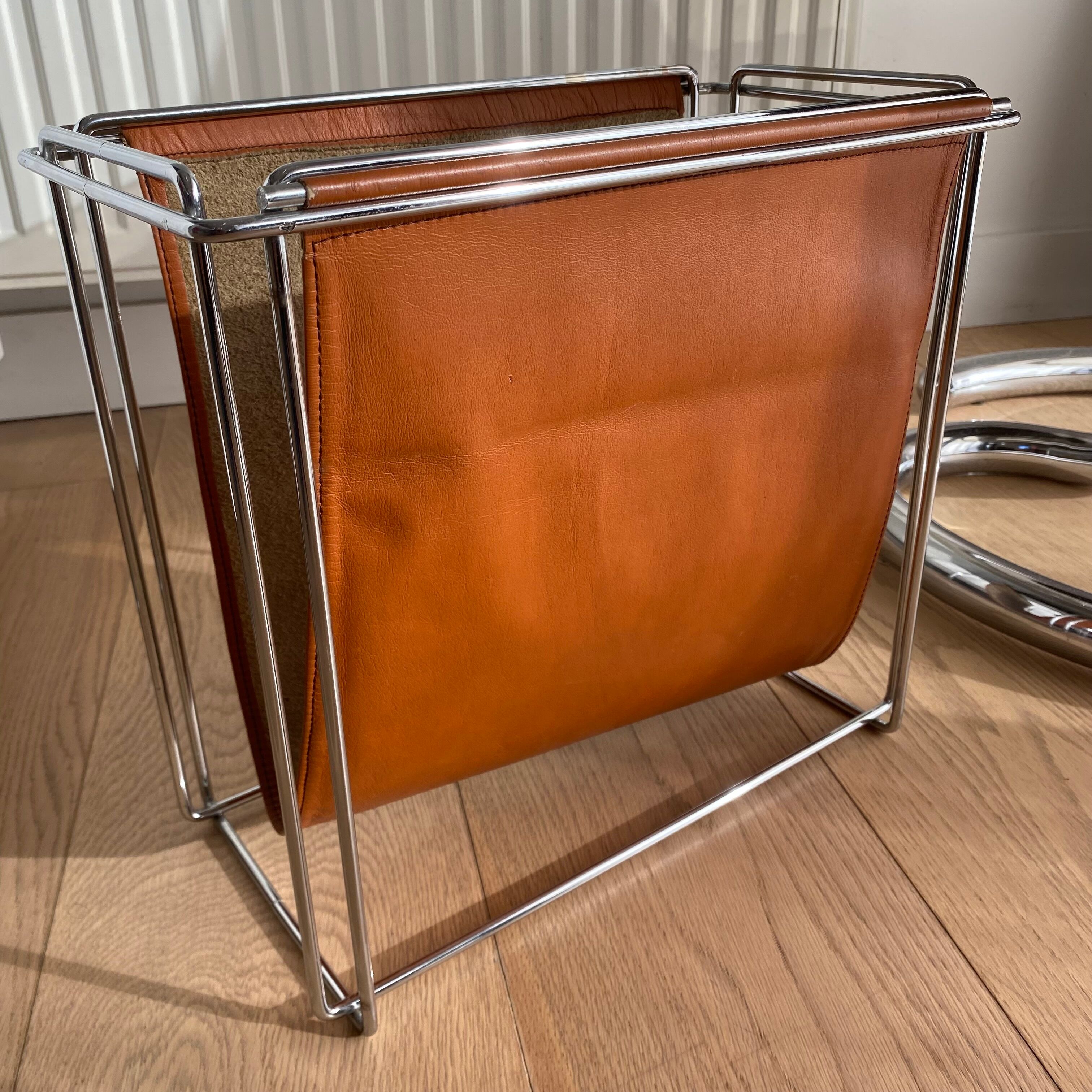Porte-revue design Gerard Rignault édité par Group S.A. 1960