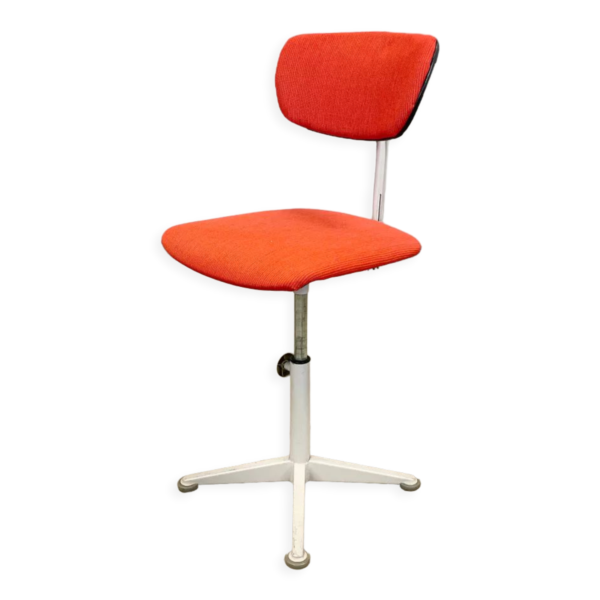 Adjustable desk chair