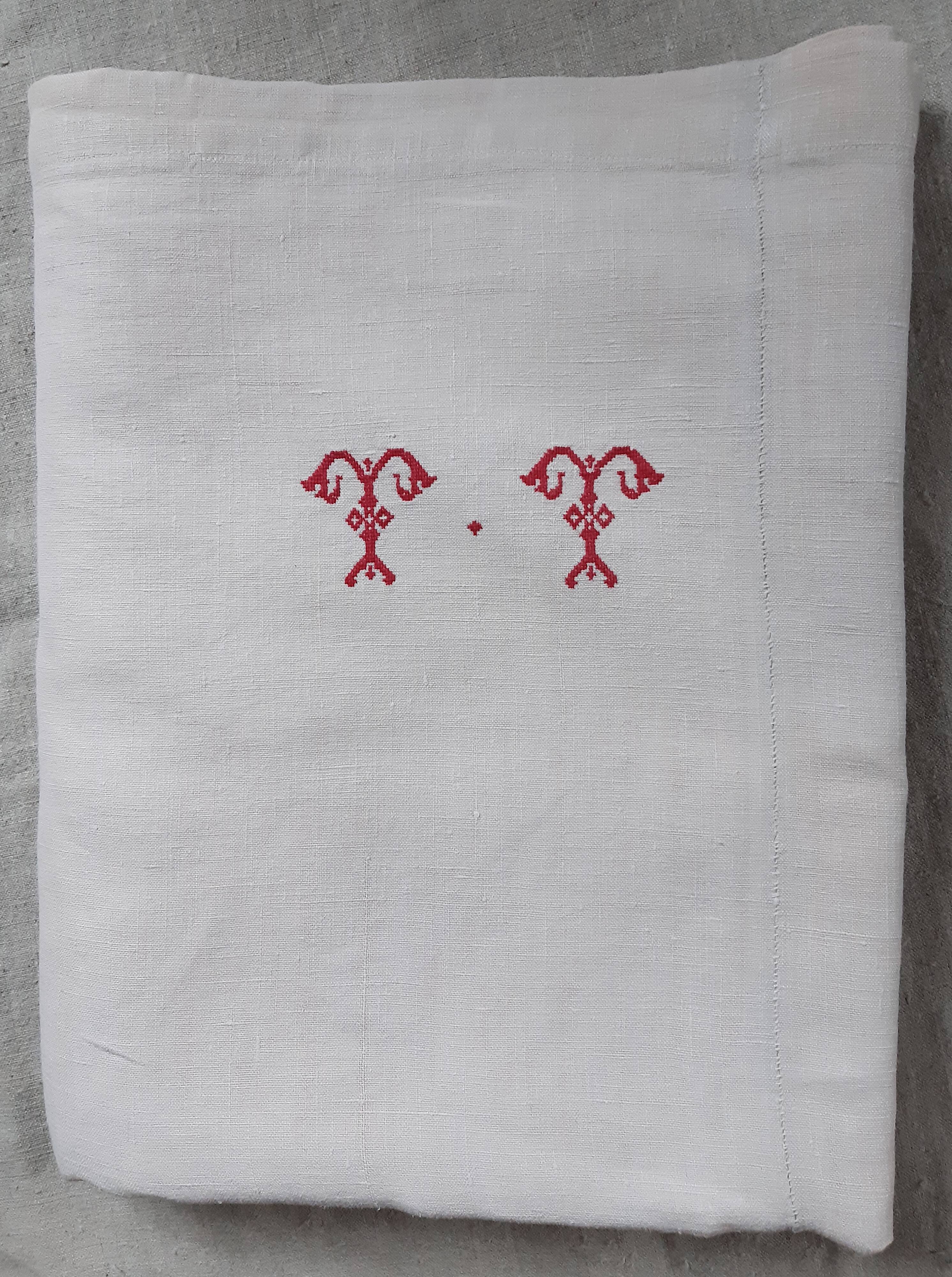 Nappe de campagne monogrammée tt en rouge