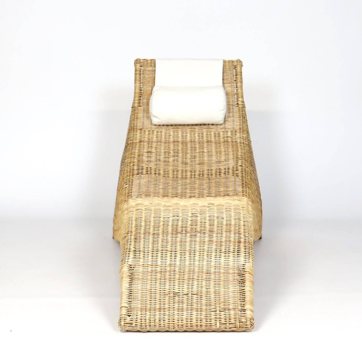 Rattan lounge chair