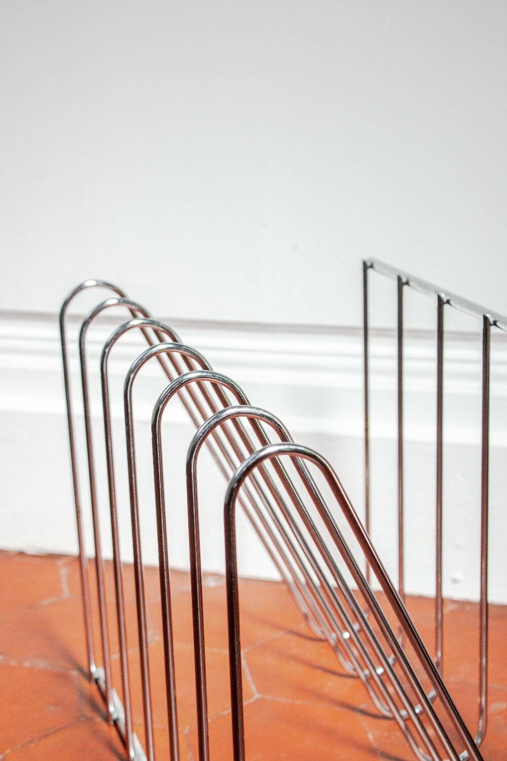 Vinyl magazine rack Z by François Arnal
