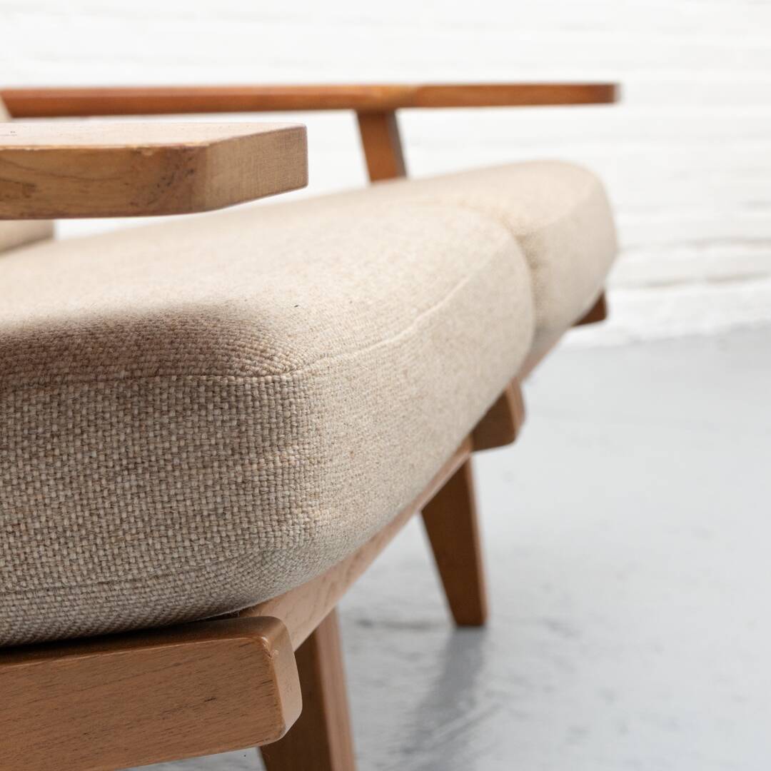 GE-375/2 Two-seater Sofa by Hans Wegner for Getama