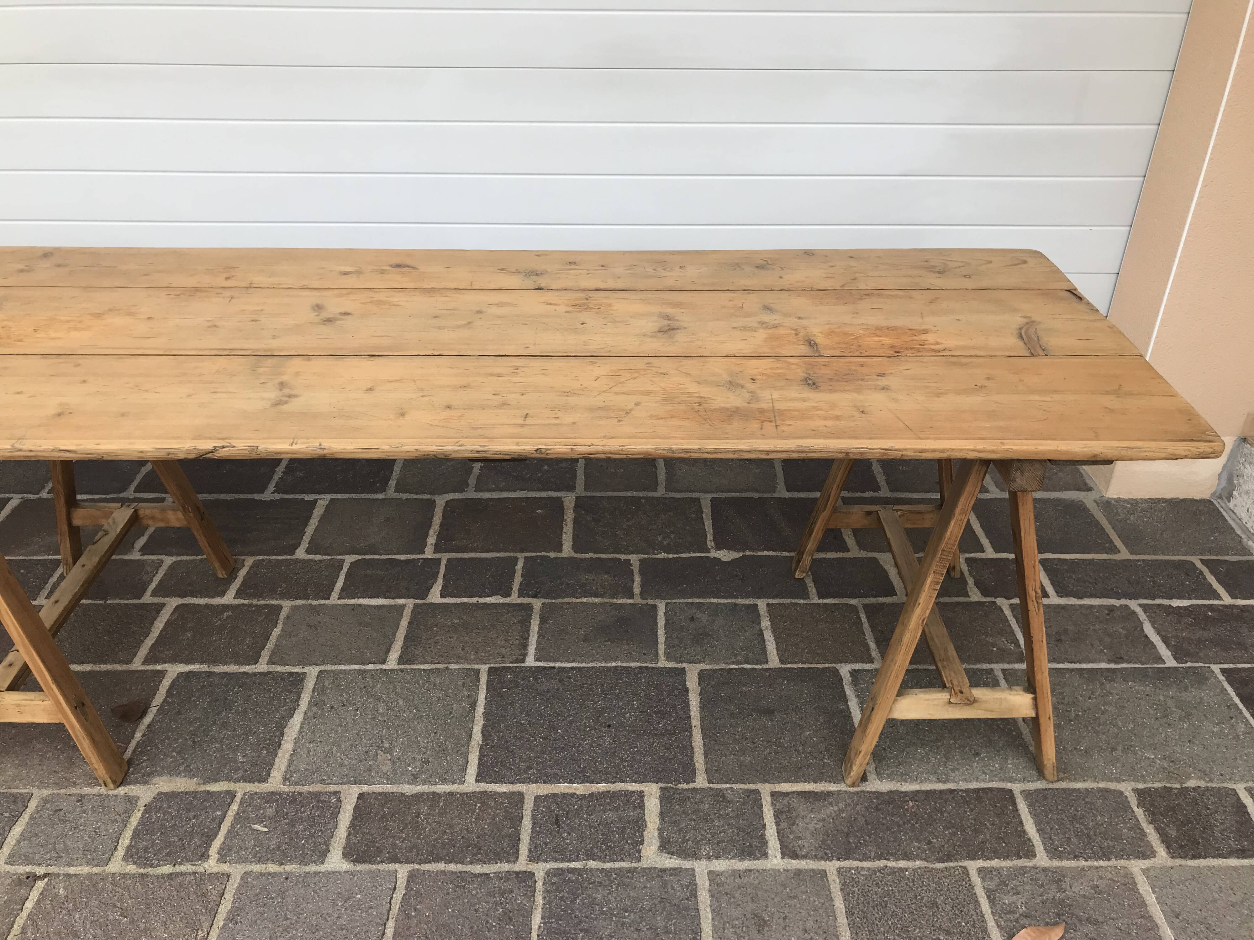 Winegrower's farm table