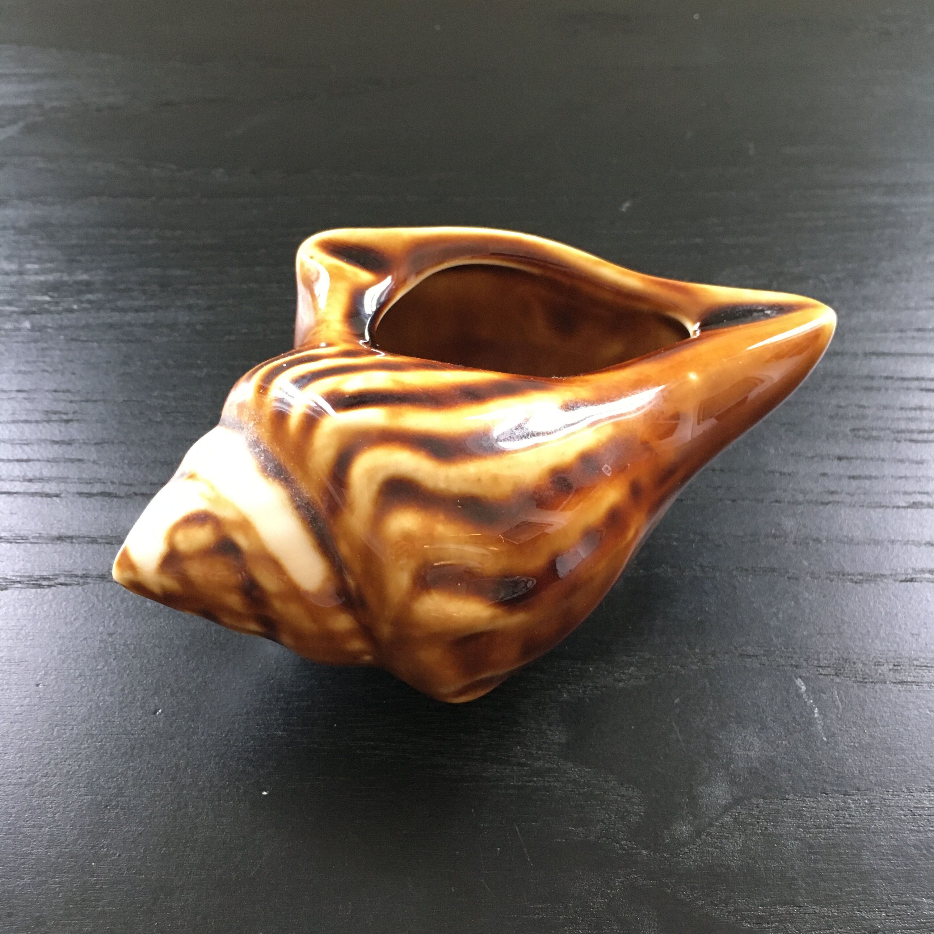 Shell ashtray