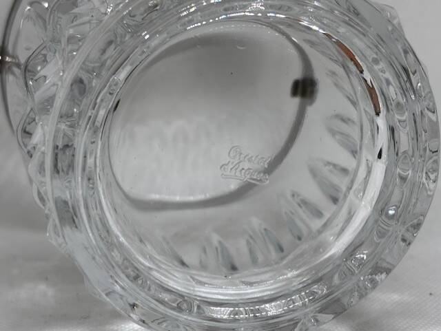 Diamond-cut crystal ice bucket