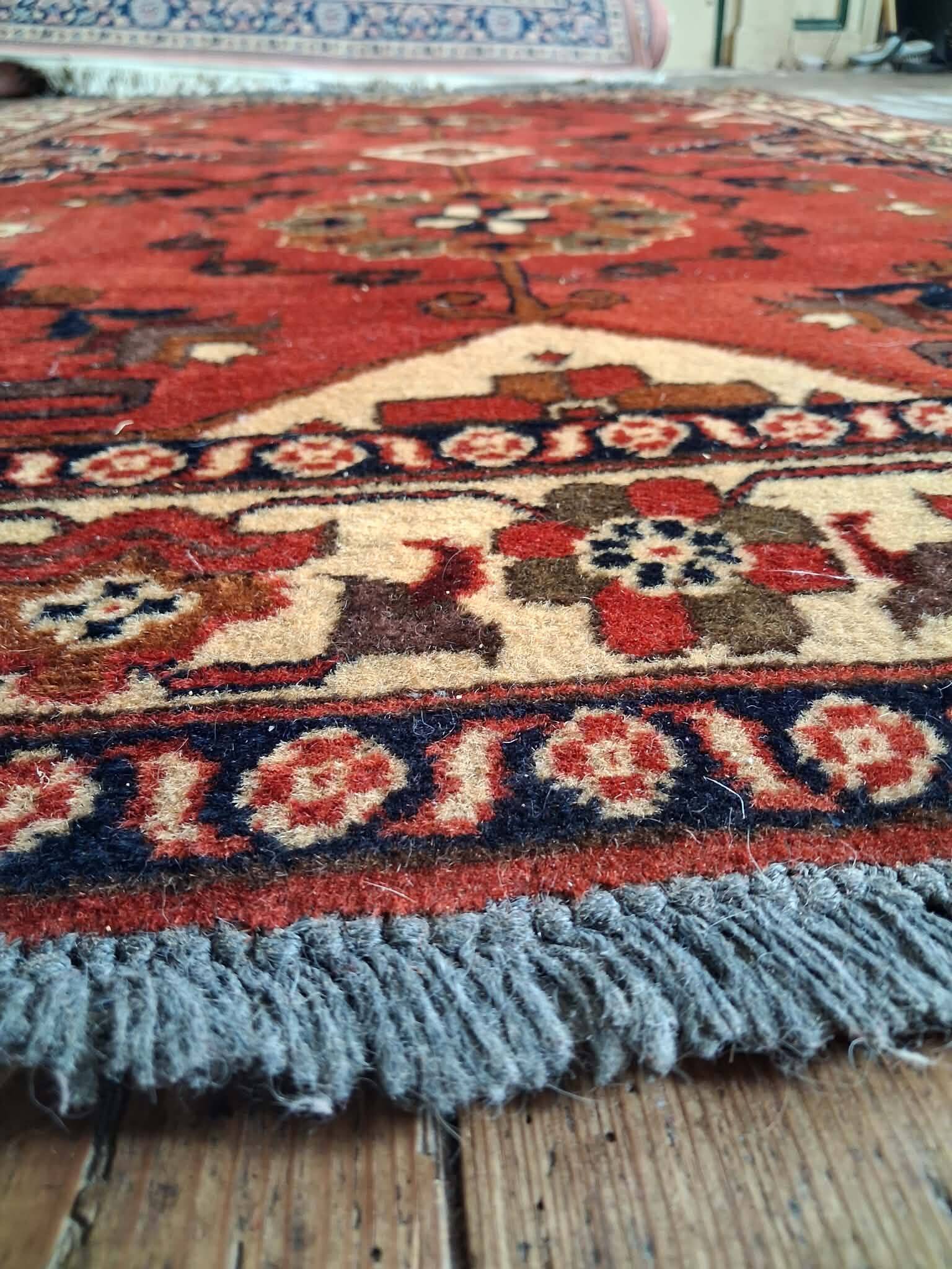 Handmade Pakistani Ghazni rug 185x122cm