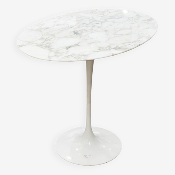 Round pedestal table in aluminium marble and white Rilsan Eero Saarinen (1910-1961), Edition Knoll