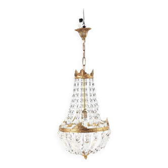 Hot air balloon chandelier with tassels