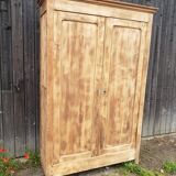 Parisian wardrobe wood in the rough "skirts"