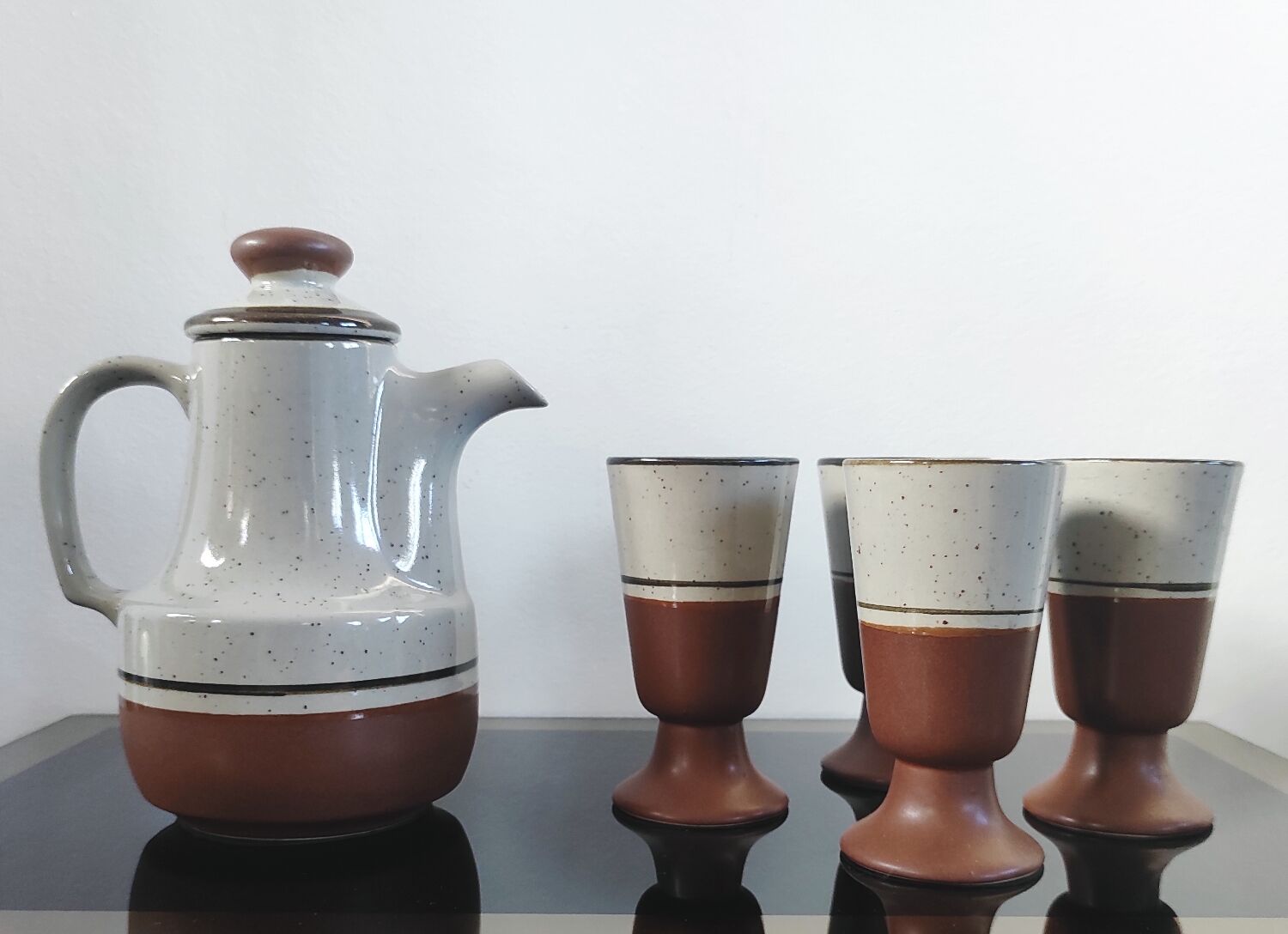 Vintage ceramic set – Jug & 4 footed glasses 70s - Korea