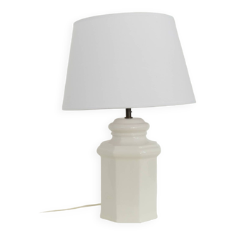 Lampe en céramique blanche vendu sans abat jour.