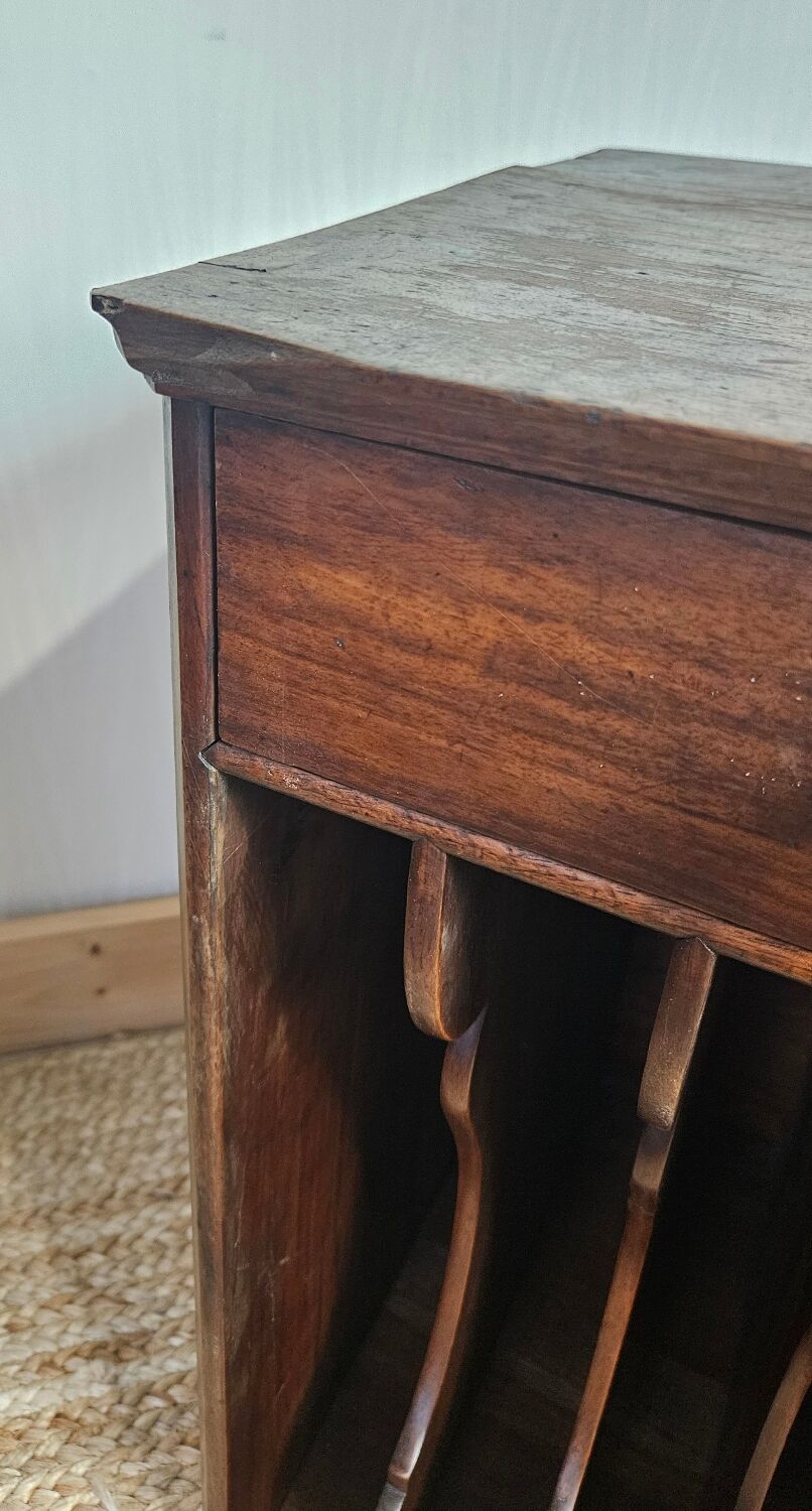 Vintage table sorting workbench