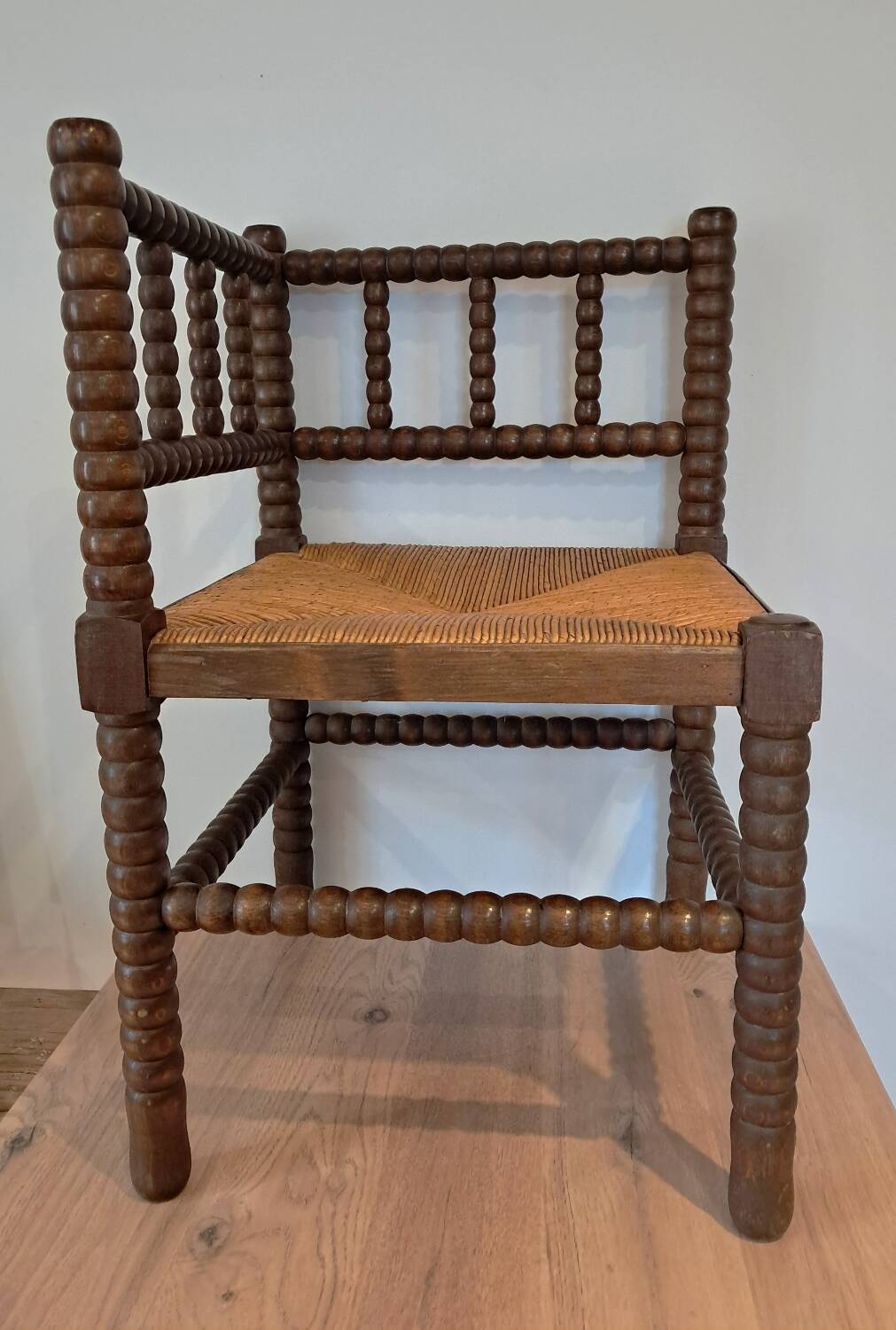 Fireplace corner chair