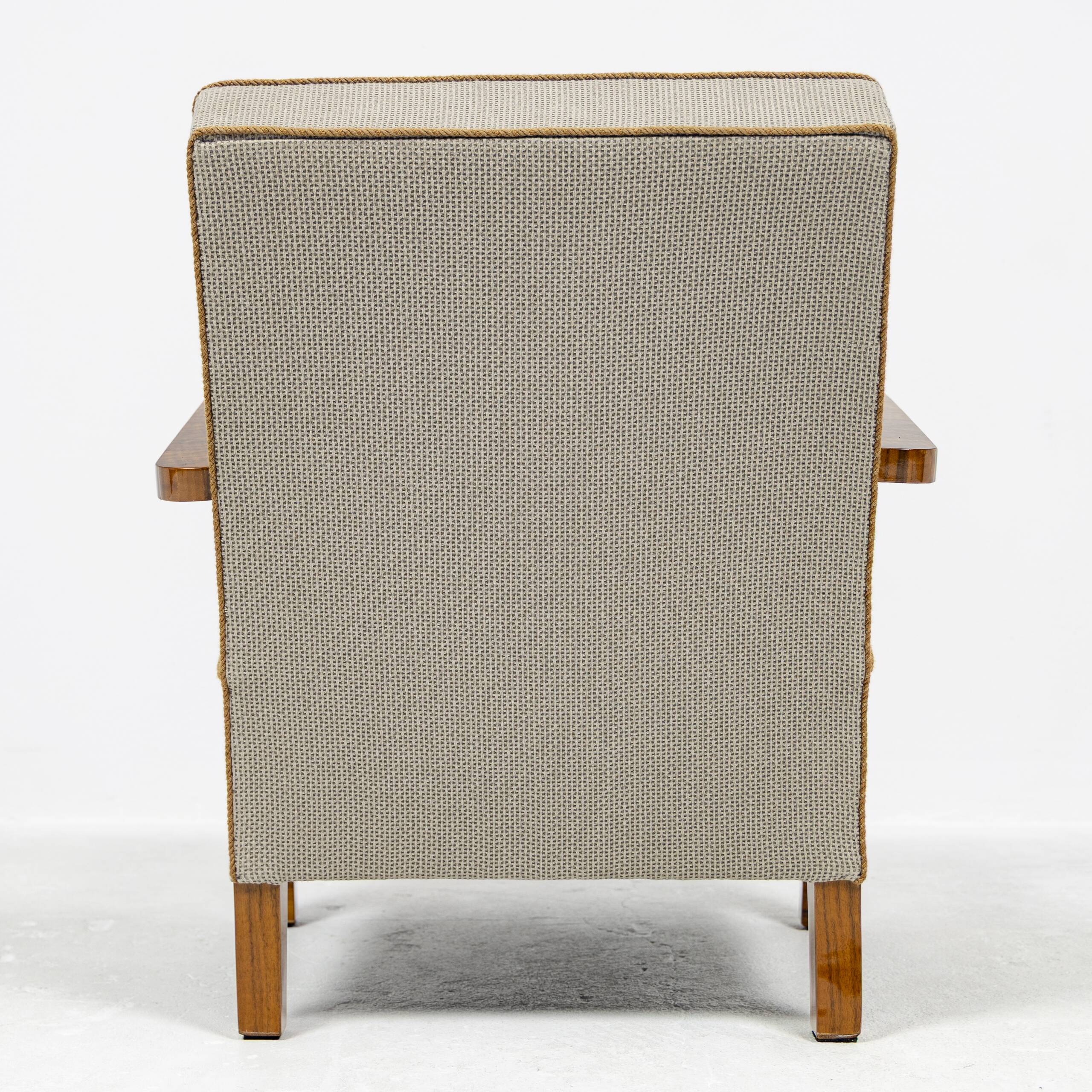 Pair of Art Deco armchairs and two poufs in walnut - 1930-1940