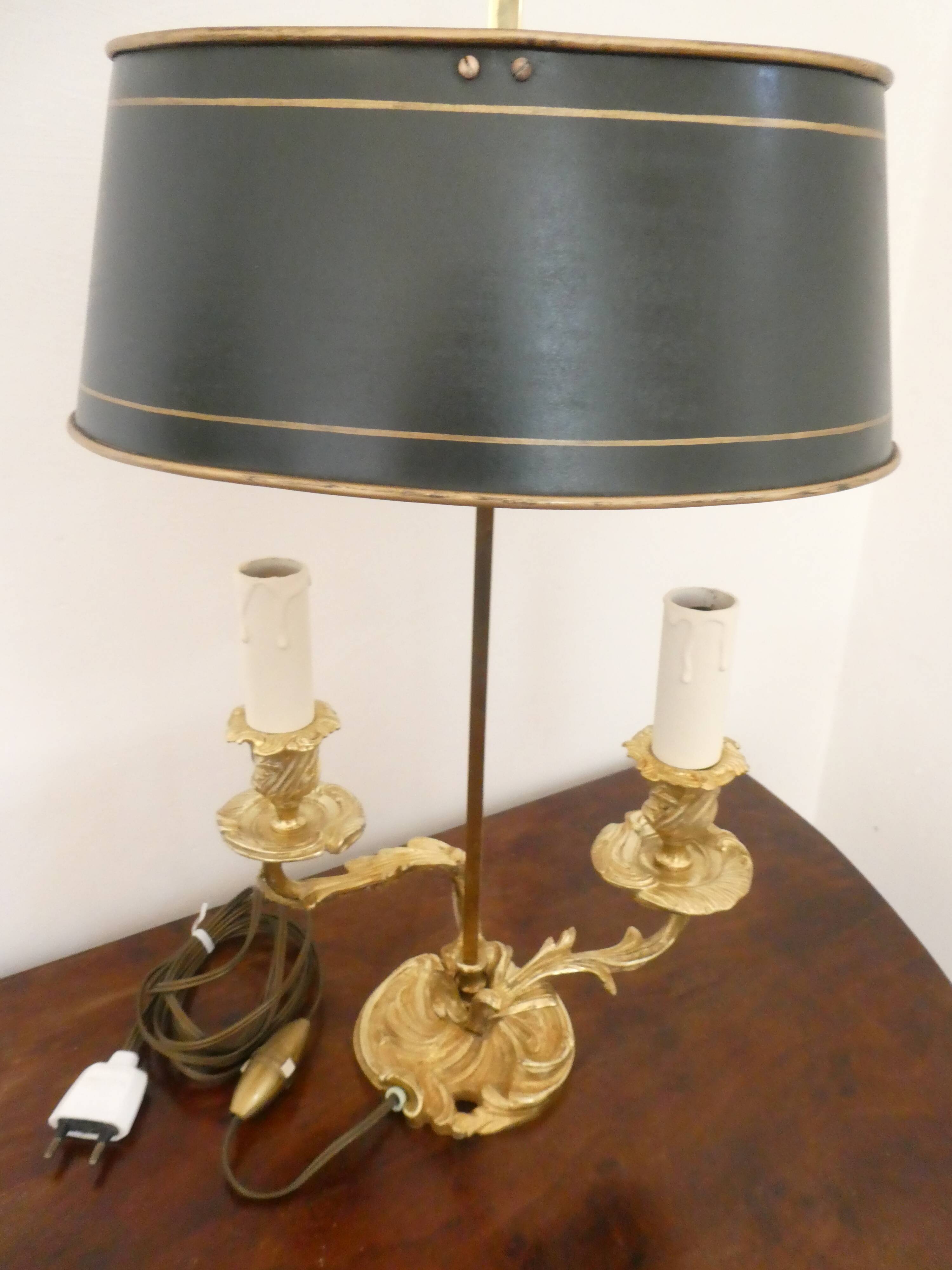 Louis XV Rococo style bouillotte lamp in gilt bronze with 2 light arms