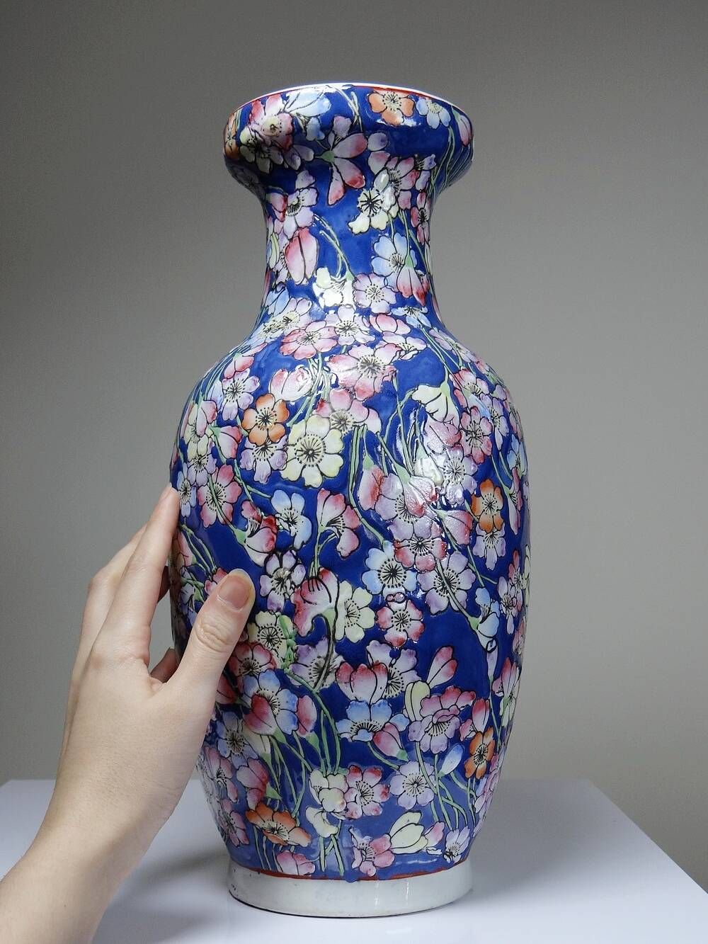 Chinese vase fine porcelain handcrafted enamel "1000 cherry blossoms" vintage