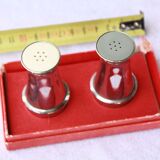 Salt and pepper shaker set
