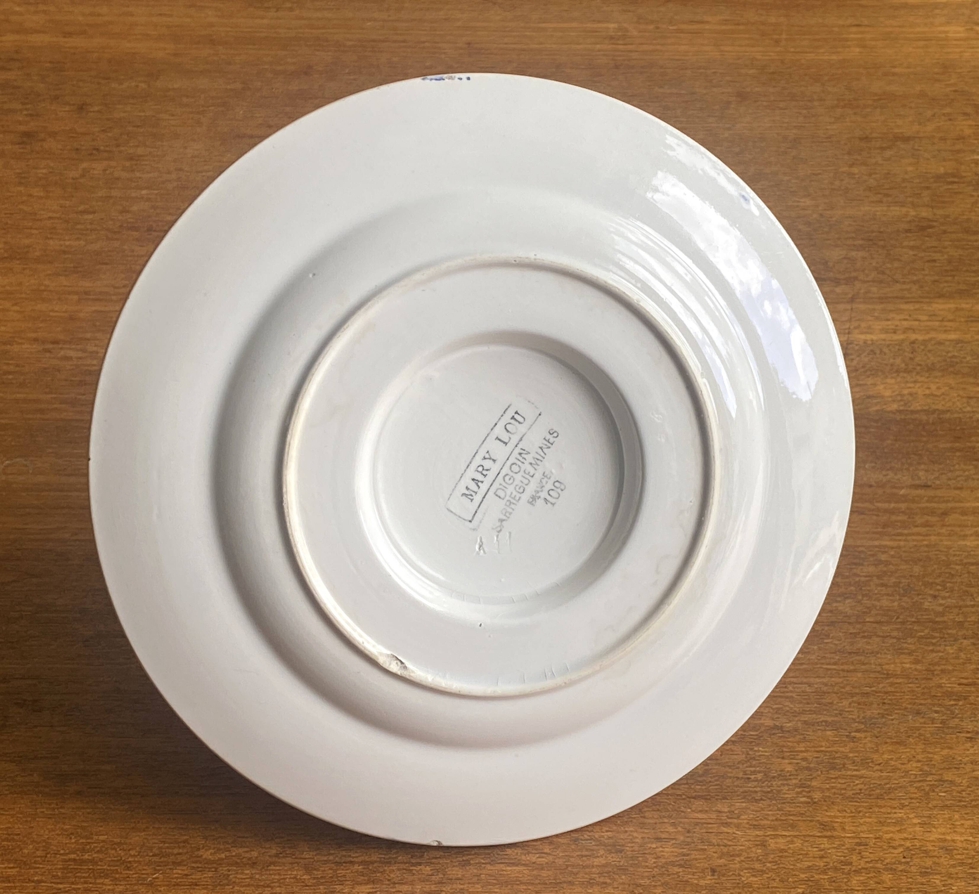 Bowl on plate / sauce boat in Digoin Sarreguemines Mary Lou earthenware.