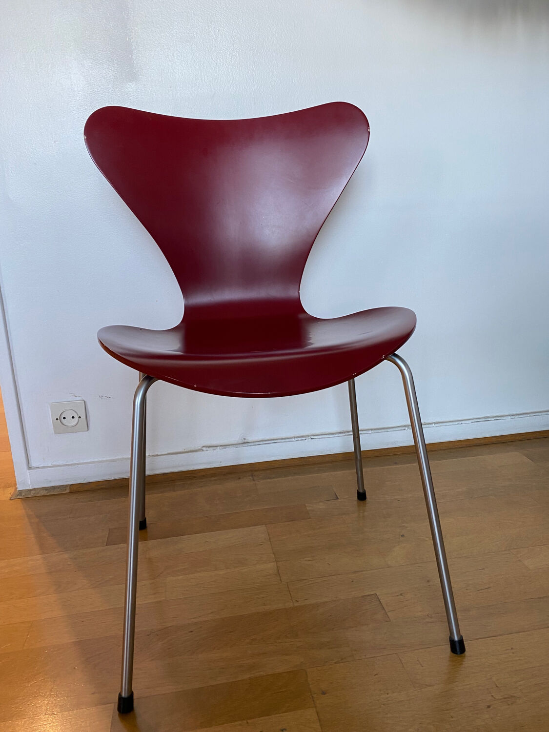Series 7 chair by Arne Jacobsen for Fritz Hansen
