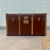 Circled travel trunk