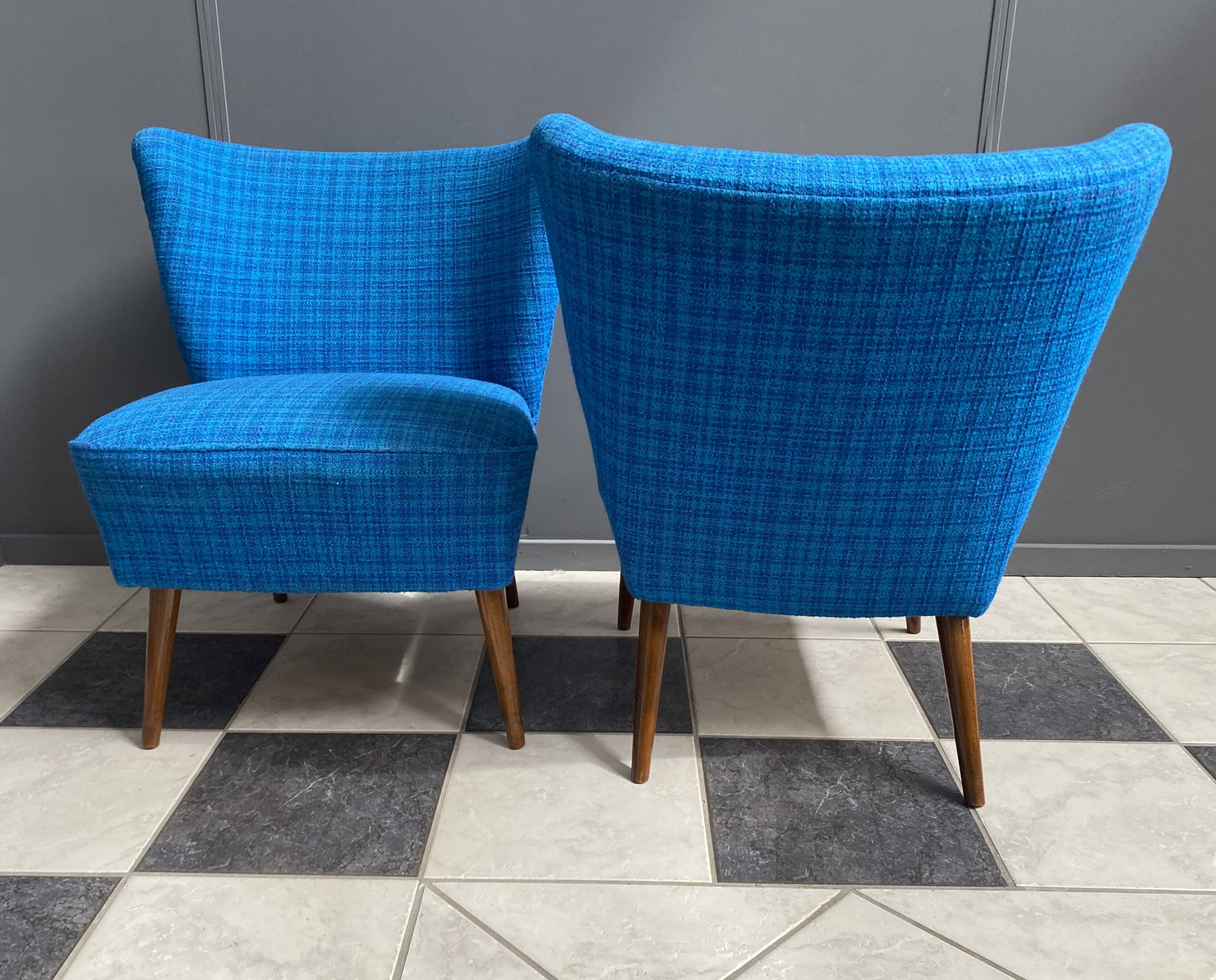 ensemble de 2 chaises de cocktail bleues des années 1960