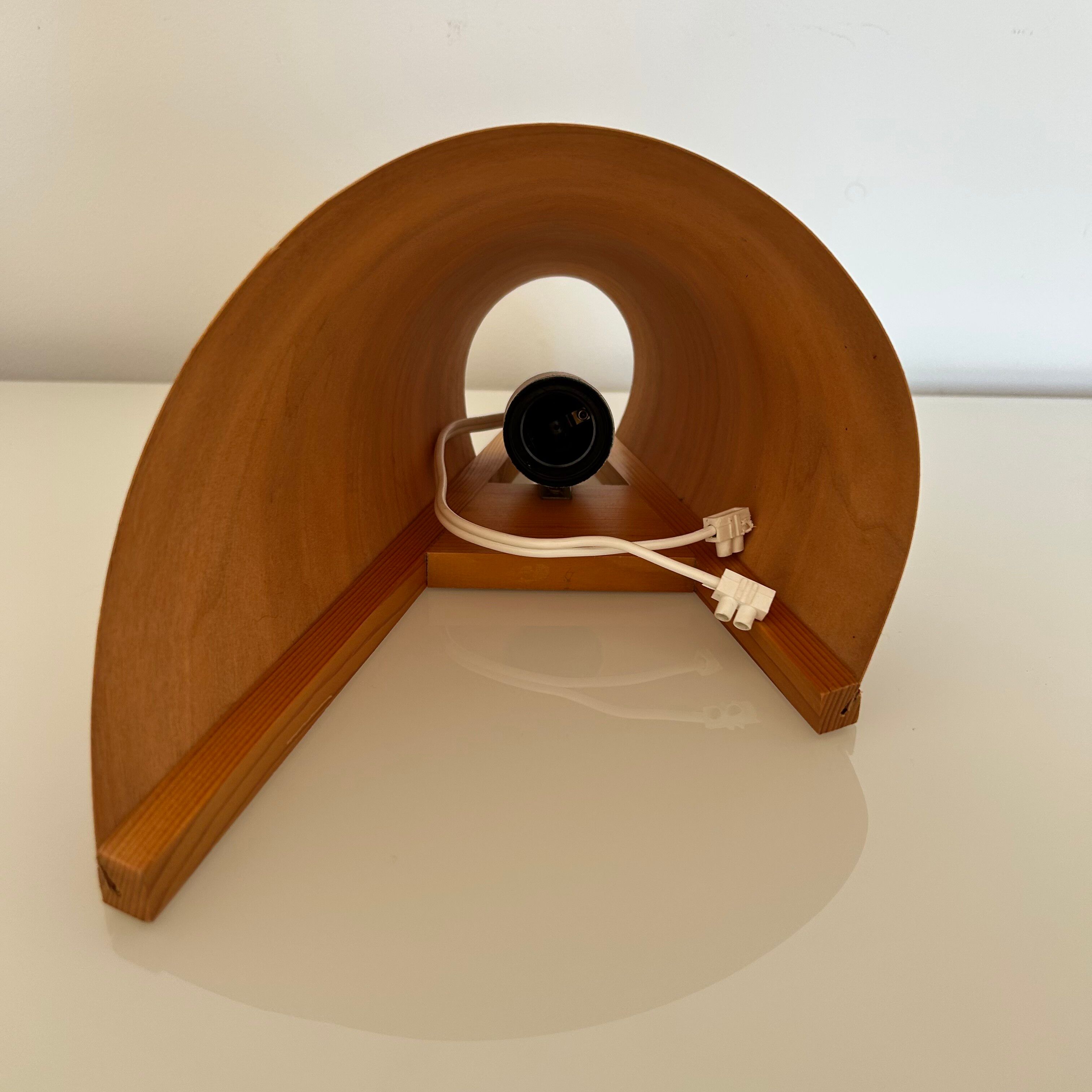 Pine slat wall lamp