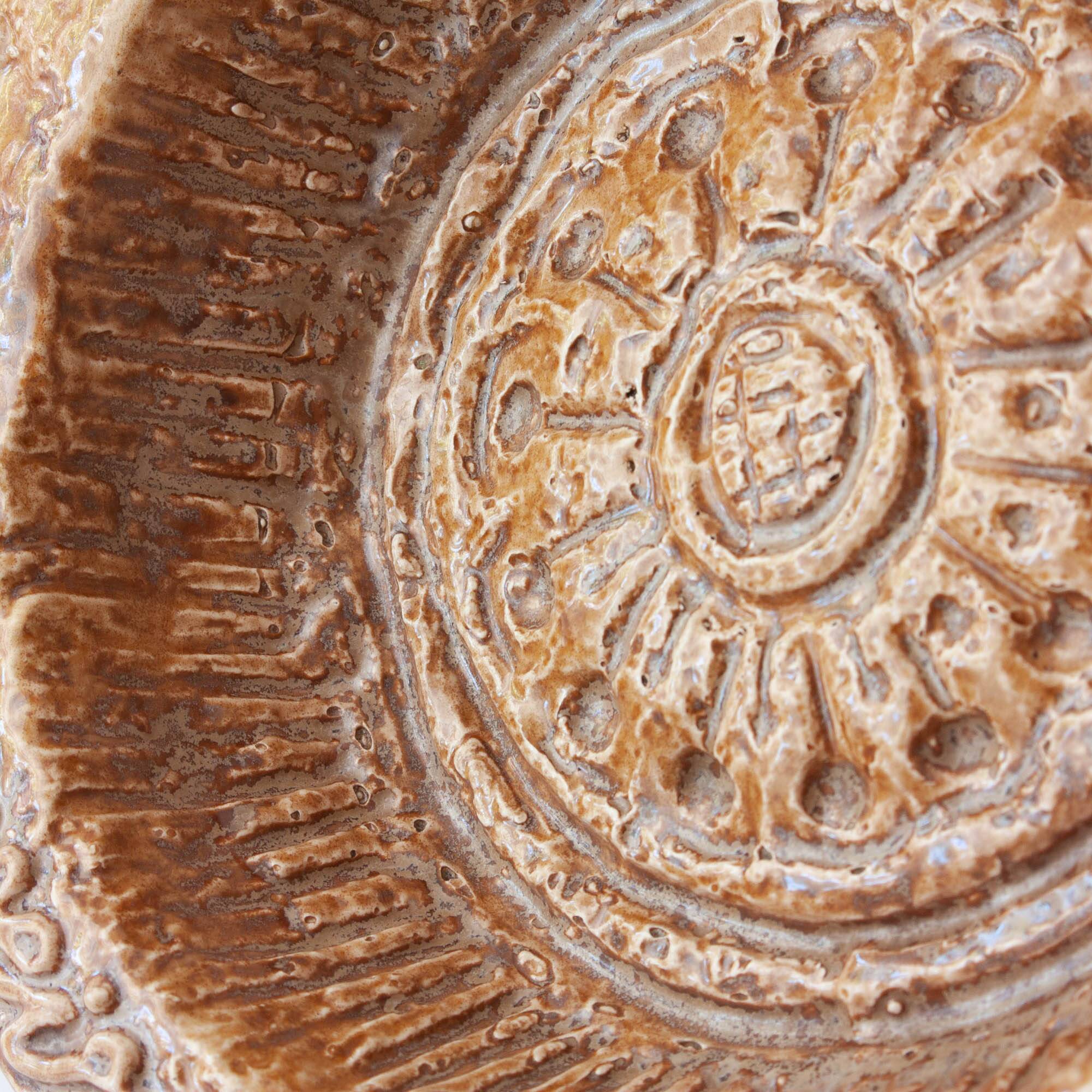 1970s Brown Textured Ceramic Ashtray from Aleluia